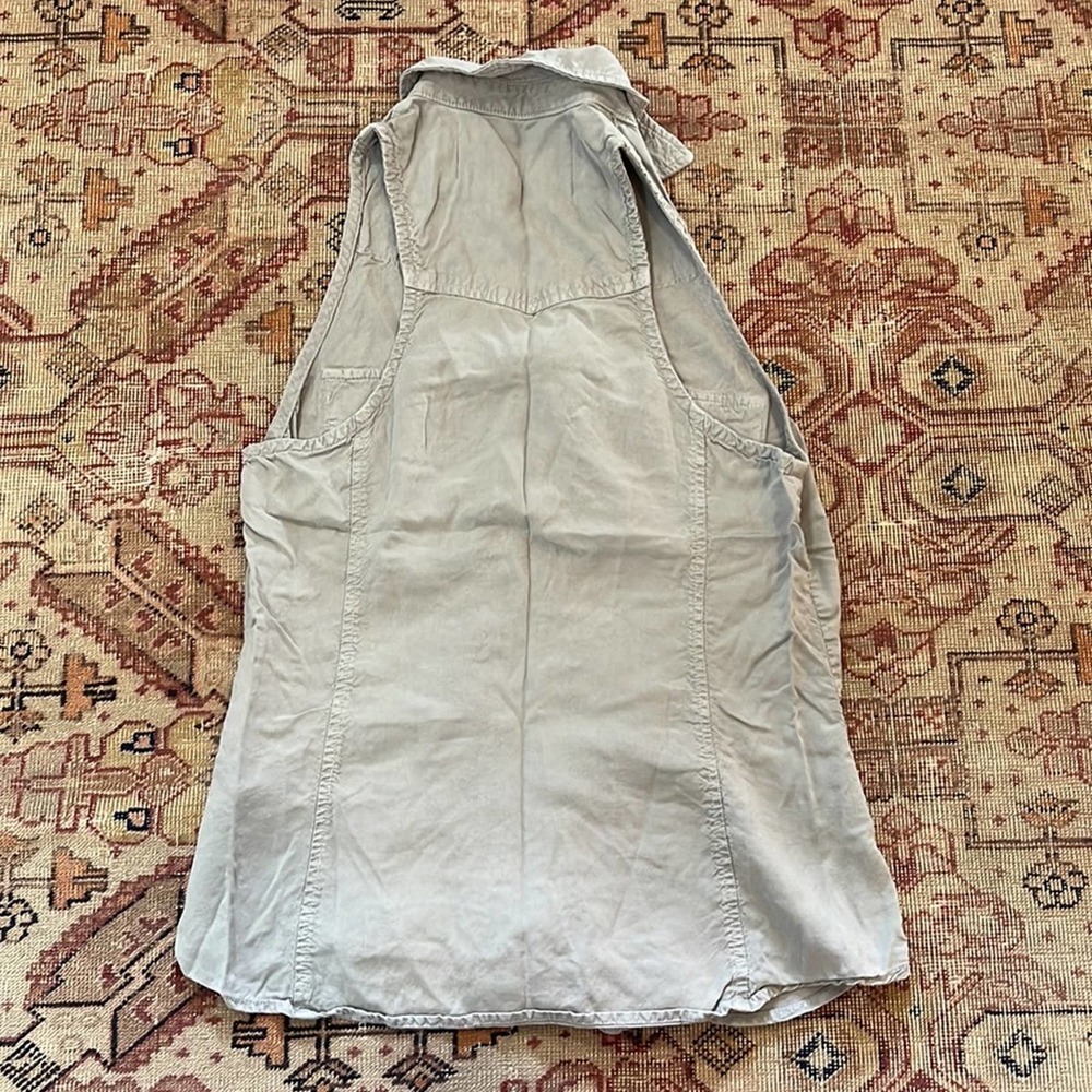 Bella Dahl | Tencel sleeveless button down blouse medium light blue - Picture 7 of 7